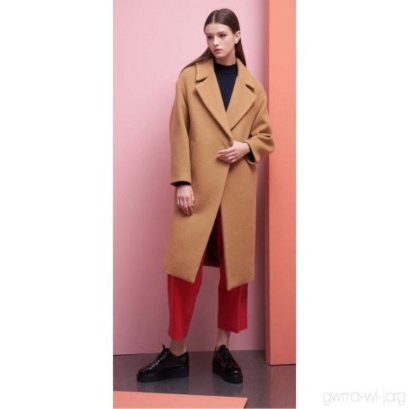 COPY - LOOKAST BEIGE HANDMADE SNAP COAT - Picture 3 of 7